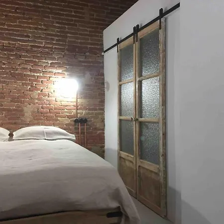 Cosy & Bright Near Ramblas Apartment
