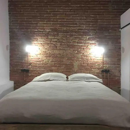 Cosy & Bright Near Ramblas Apartment Barcelona